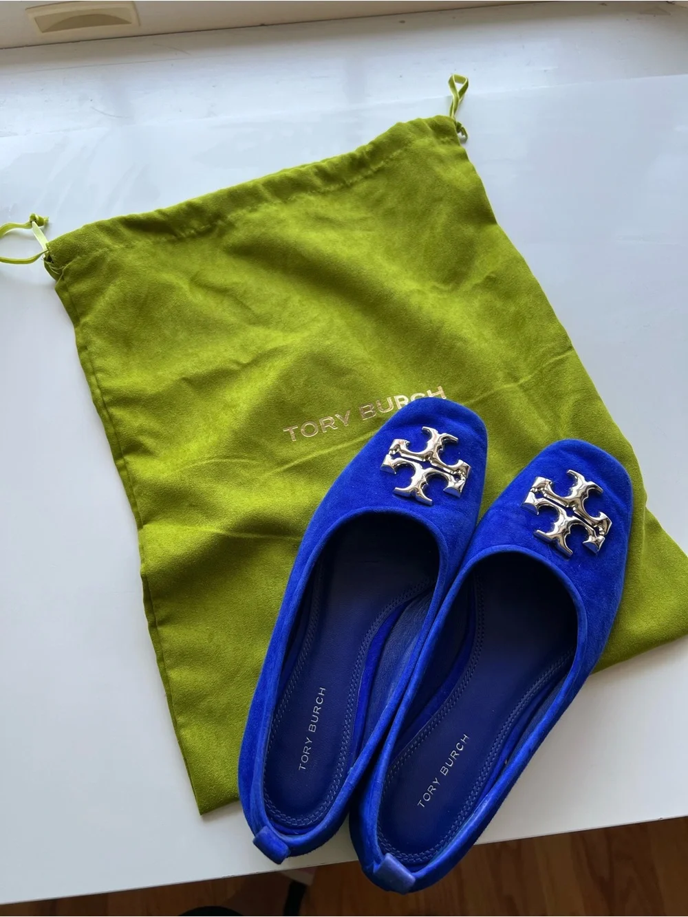 Tory Burch Cobalt Blue Suade Ballet Flats With Silver Metallic Logo Size 6.